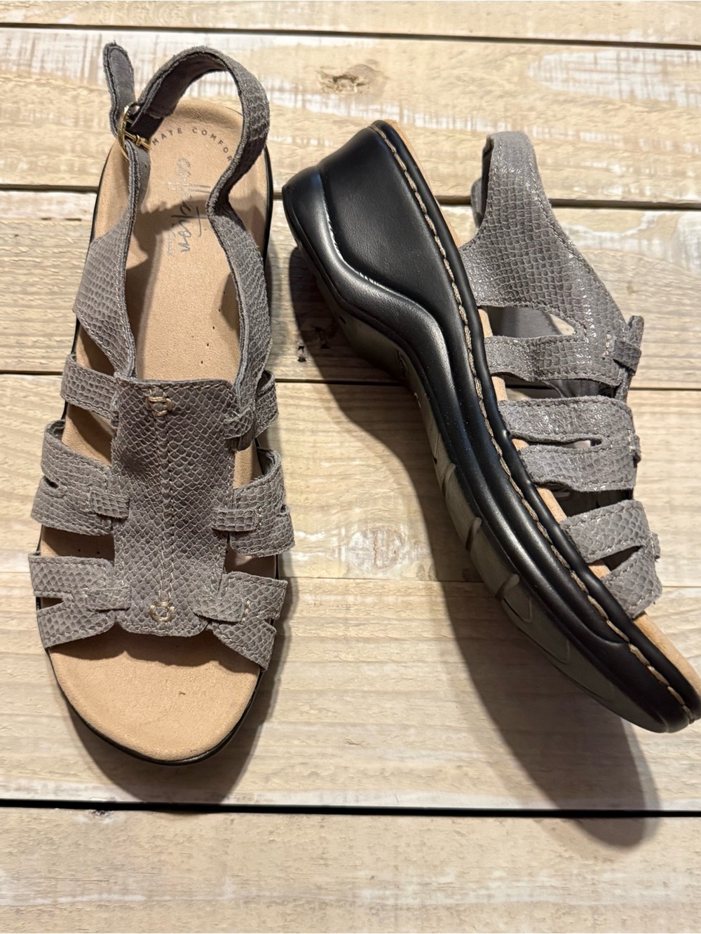 Clarks Lexi Gray Womens 8.5M Leather Sandal Ankle Strap Buckle
